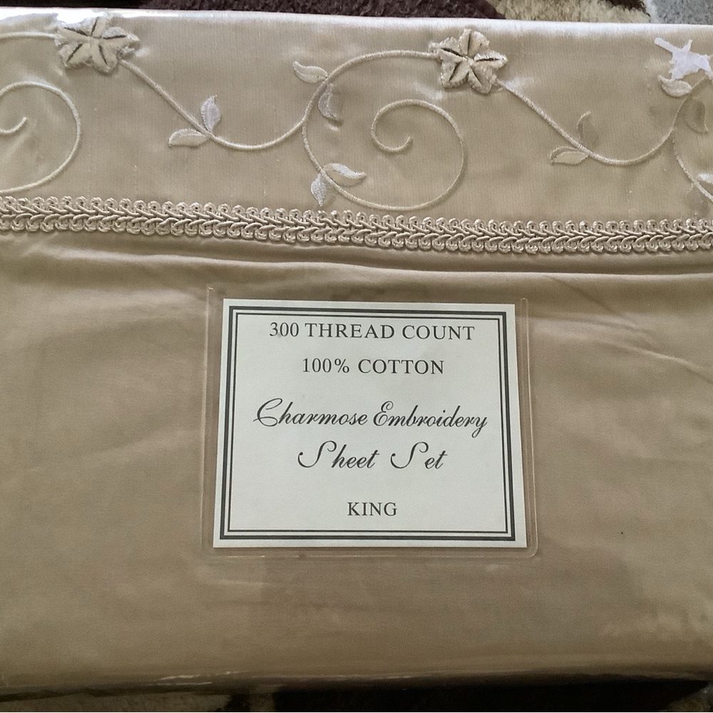 VICTORIA CLASSICS KING SHEET SET CHARMOSE EMBROIDERY VINTAGE 4 pieces